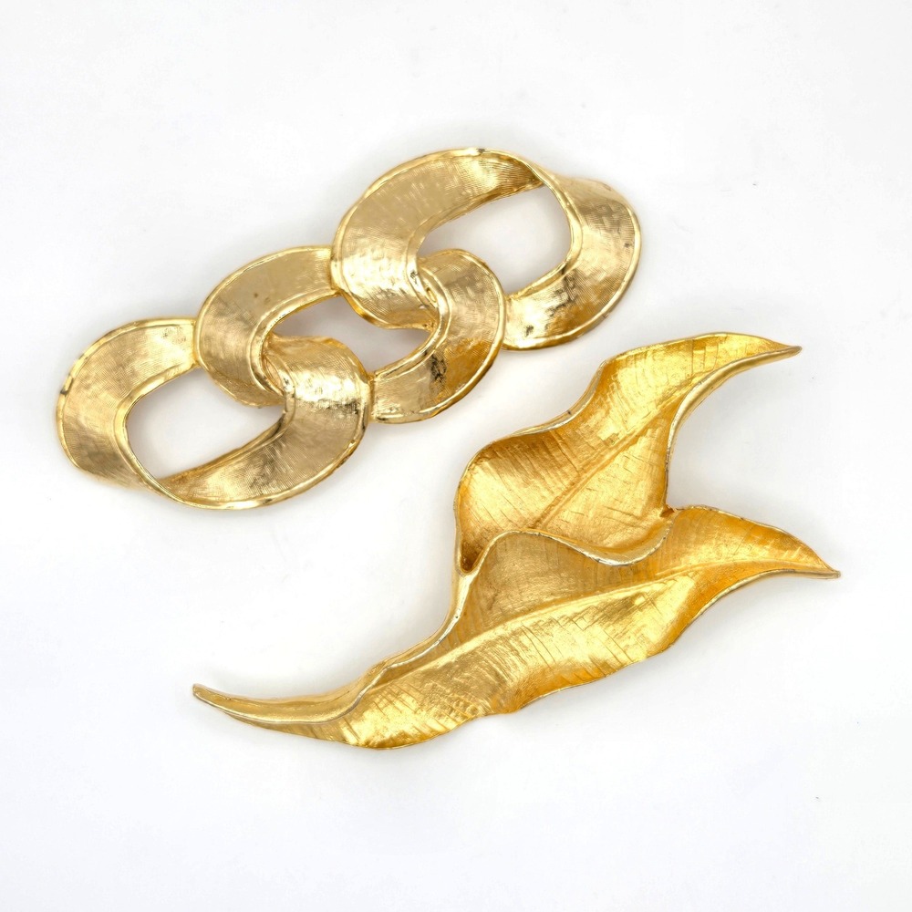Vintage Gold Tone Brooch Set Textured Interlocking Link and Abstract Leaf Pin